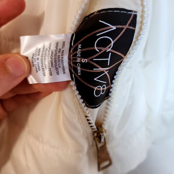 Activ8 Faux White Reversible Jacket - Picture 4 of 7